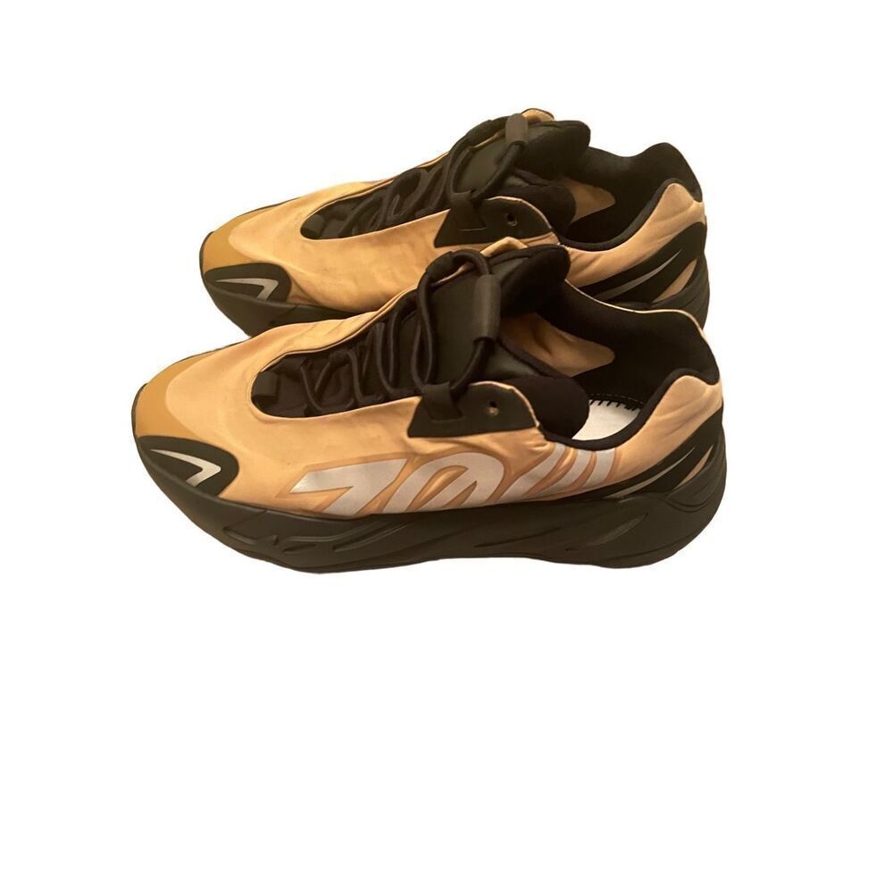 YEEZY BOOST 700 MNVN HONEY FLUX SNEAKER